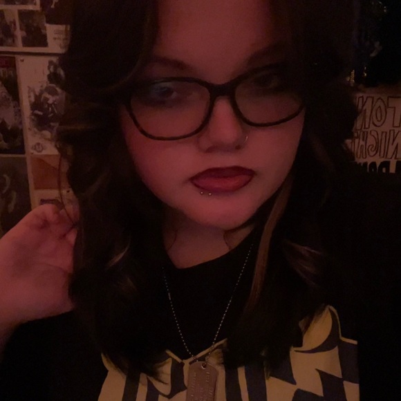 Meet your Posher, Fia - Picture 1 of 1